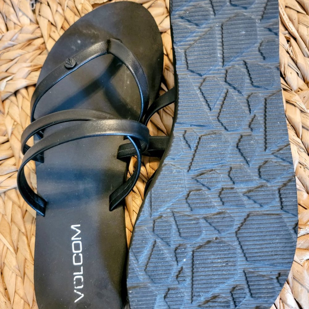 volcom fashion flip flops - Picture 2 of 3